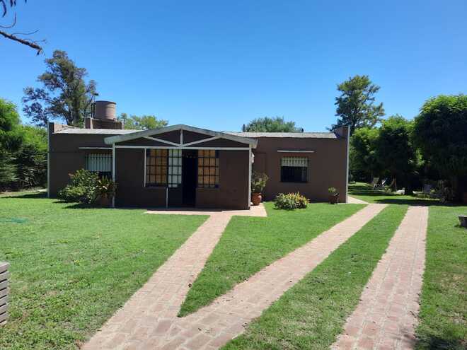 CASA-QUINTA  SOBRE RUTA 1